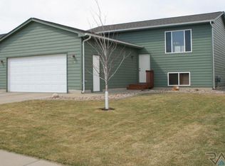 505 S Clearbrook Ave, Sioux Falls, SD 57106