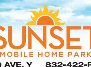 1402 Avenue N, Hondo, TX 78861