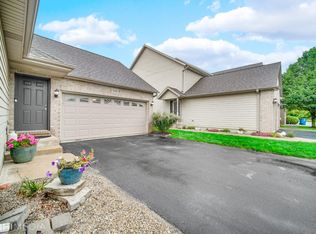 946 Veterans Ln, Crown Point, IN 46307