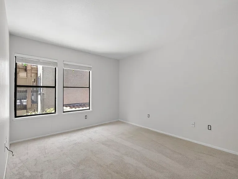 1123 S Villa Way — Photo 16