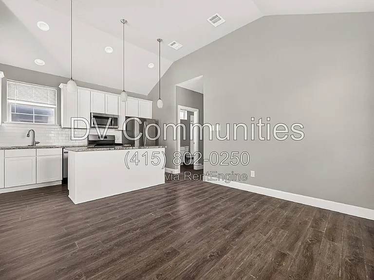 1204 3rd St — Photo 16