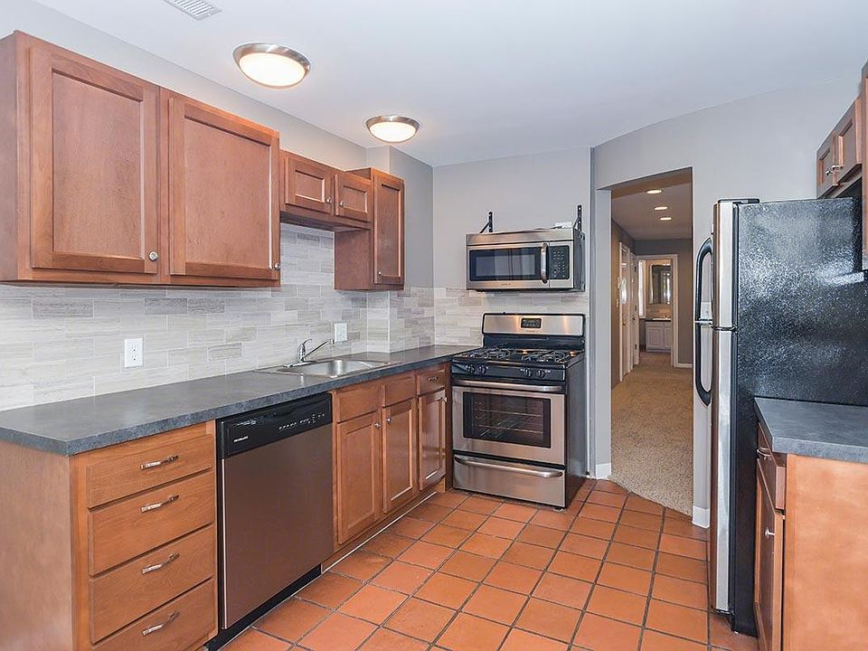1st image of 631 S 11th St #3