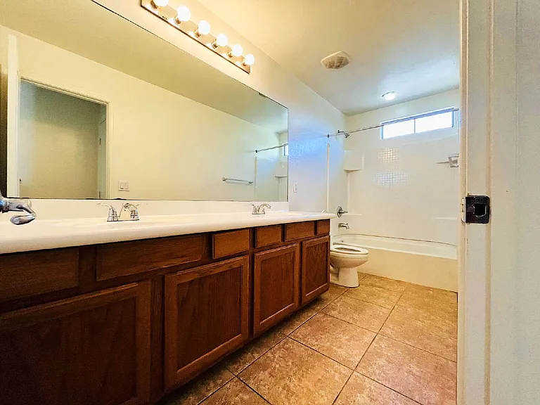 7216 N 72nd Dr — Photo 37