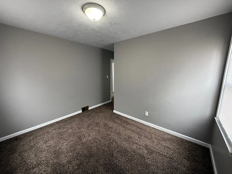2921 Chestnut St — Photo 5