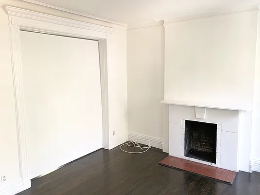 Rented by New York Manhattan Real Estate Incorporated | media 34