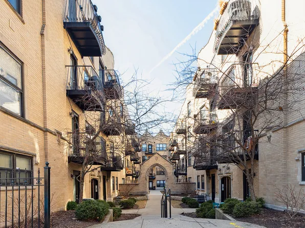 4440 N Damen Ave APT 2E, Chicago, IL 60625