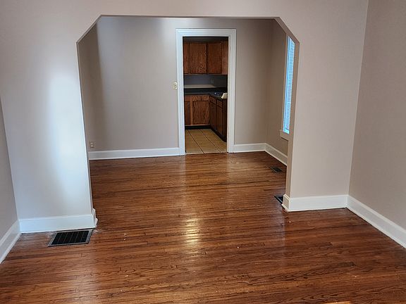 3rd image of 118 N 45th St
