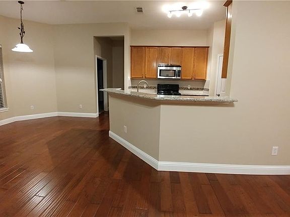 2nd image of 1321 Manten Blvd