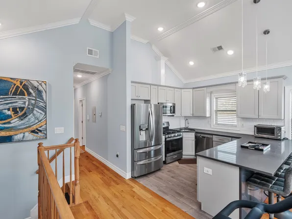 145 Bleecker Street image 12 of 39