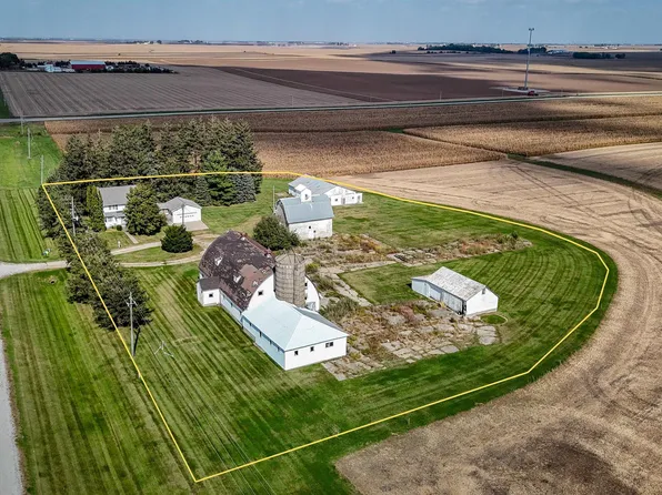 12119 S Hudson Rd, Hudson, IA 50643