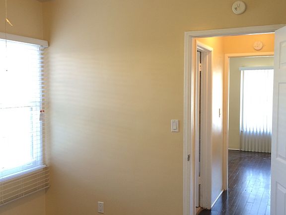 5th image of 363 E Washington Blvd APT 6