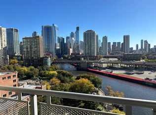 700 N Larrabee St APT 812, Chicago, IL 60654
