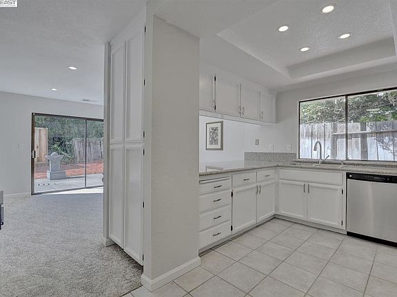 5th image of 4021 Heron Pl
