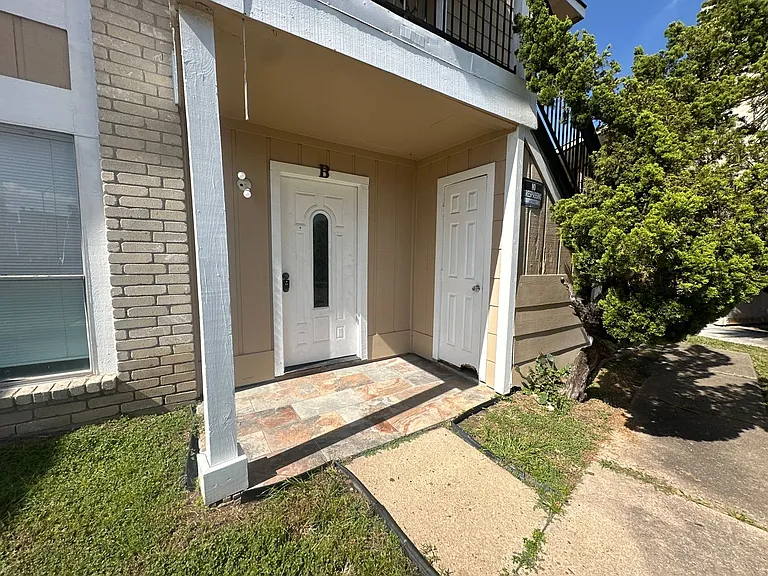 11506 Meadow Pines Ct #B — Photo 2