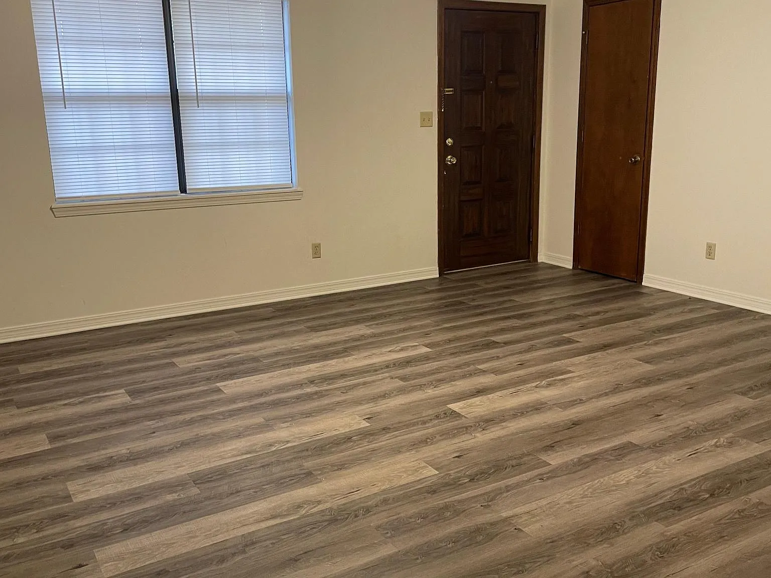 2 bed, 768 sqft, $950 — Photo 2