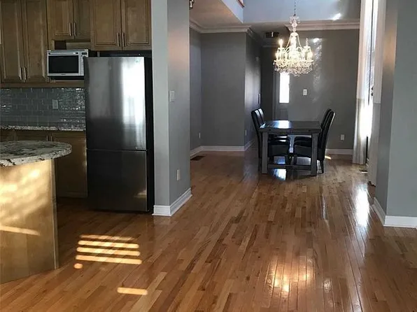 32 Romance Dr, Richmond Hill, ON L4S 2R7
