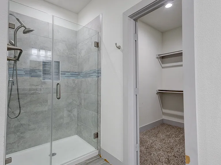 6043 Rivendell Dr — Photo 29