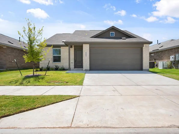 2065 Shady Oaks Dr, Ennis, TX 75119