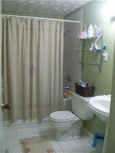 4th image of 7918 Castle Rock Dr NE