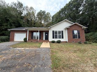 1862 Green Leaf Ct, Conover, NC 28613