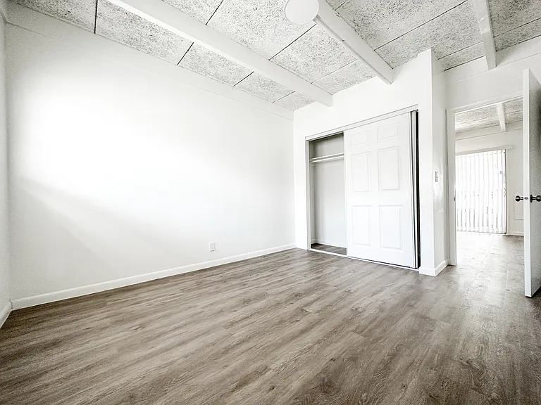 1025 S K St #5 — Photo 7