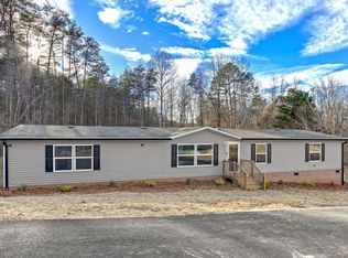 34 McCauley Ln, Travelers Rest, SC 29690