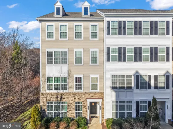 17016 Beveridge Dr, Dumfries, VA 22026