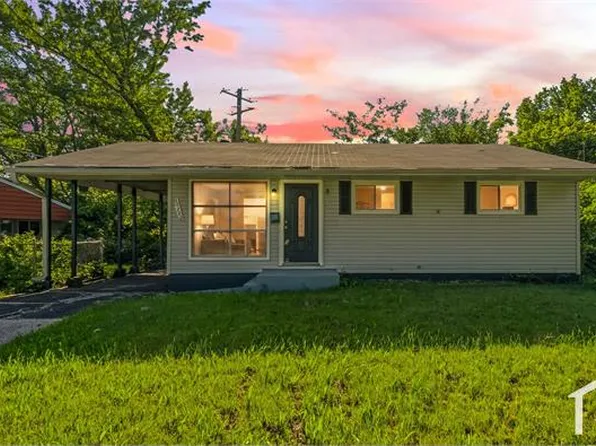 10700 Spring Garden Dr, Saint Louis, MO 63137