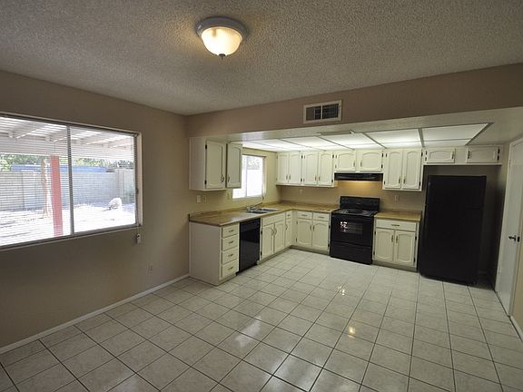 3rd image of 2640 W Wood Dr
