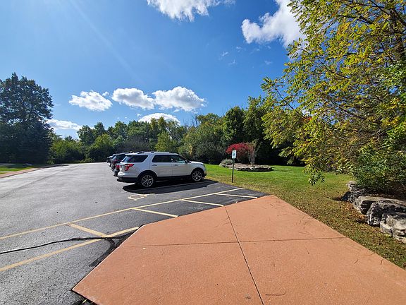 4th image of 135 W Oak Leaf Dr Unit It