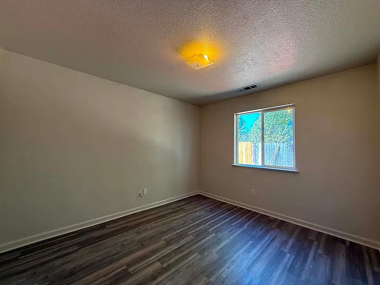 155 Derek Dr — Photo 14