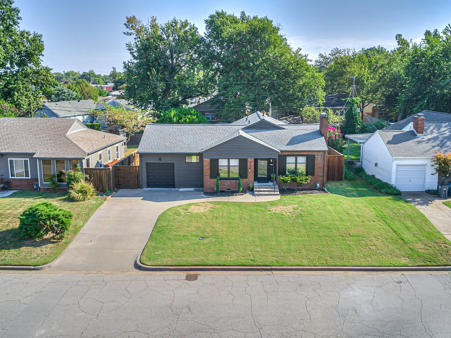 3 bed, 1649 sqft, $3,300 — Photo 3