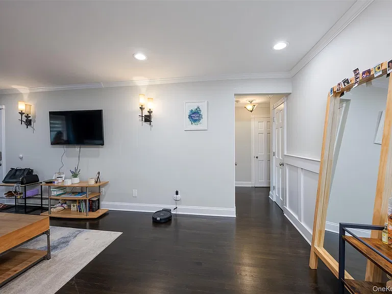 40 W 4th St #7 — Photo 13
