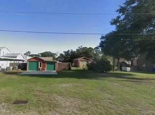 804 Charlotte Ave, Carolina Beach, NC 28428