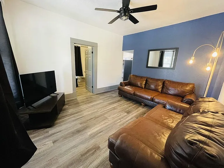 521 W Craig Pl #2 — Photo 5
