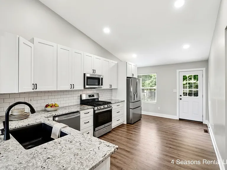 9575 Deer Track Rd — Photo 10
