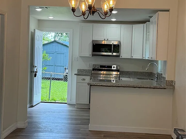 324 E Wilkins St — Photo 7