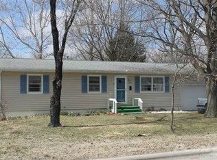 1229 N Elizabeth St, Nevada, MO 64772