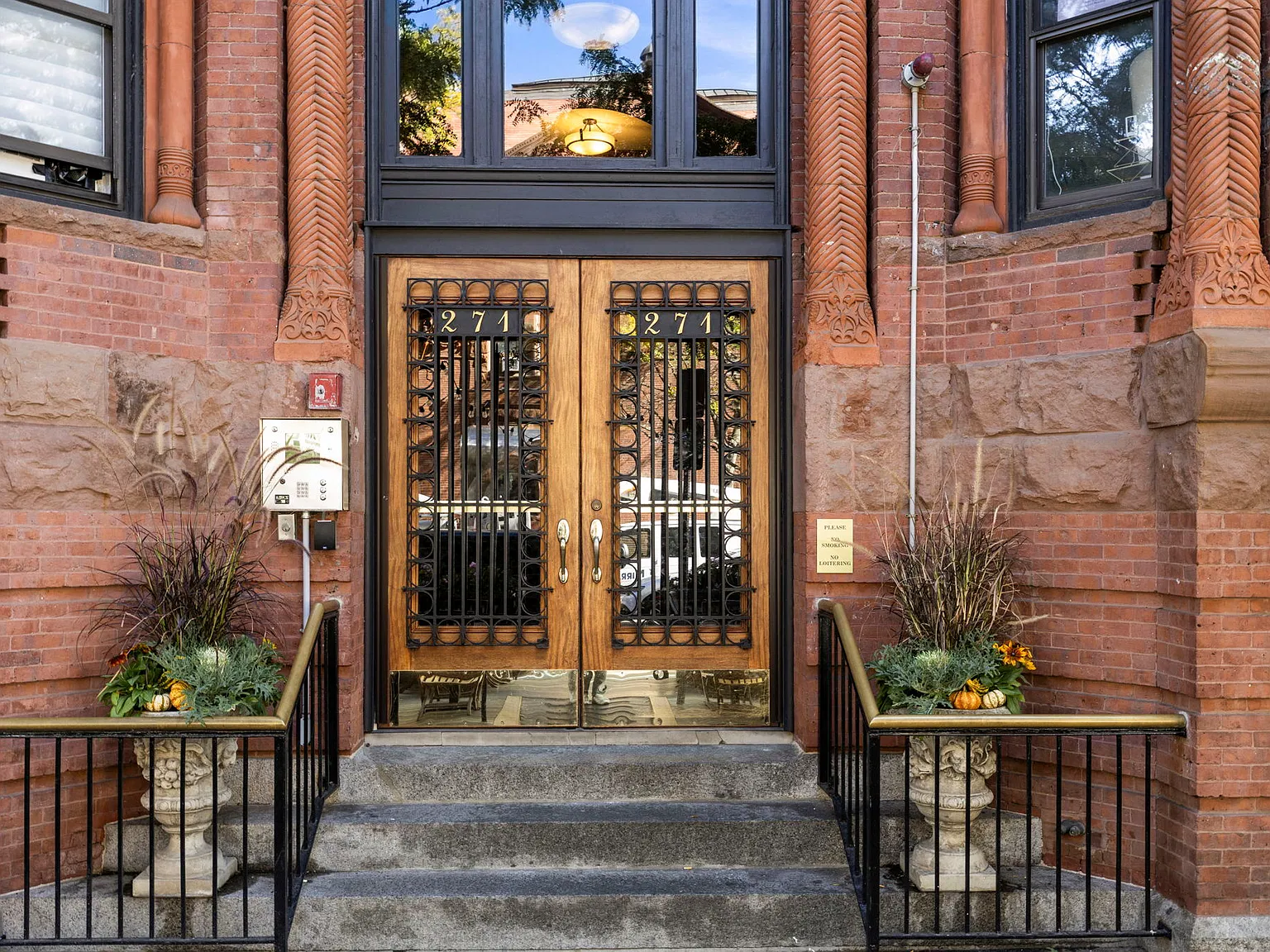 1 bed, 577 sqft, $4,350 — Photo 1