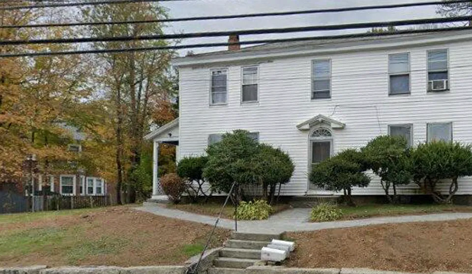 60 E Main St