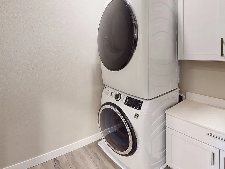 Archway Apartments | 2 Bedroom Corner XL | 2 Bath