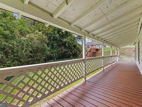 4th image of 217 Jefferson St