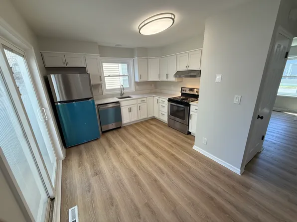 1107 24th St #A, Watervliet, NY 12189