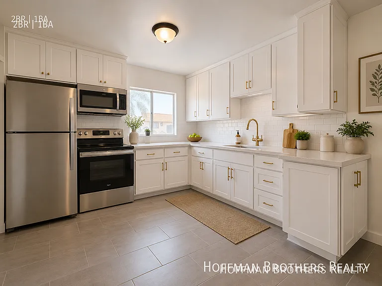 11153 La Maida St — Photo 3