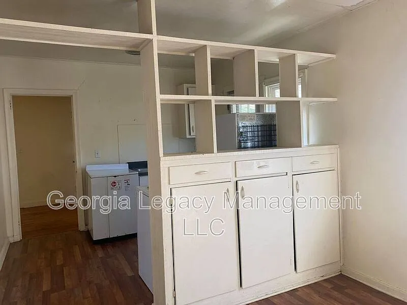 1 bed, 1.0 bath, 835 sqft, $795 — Photo 2