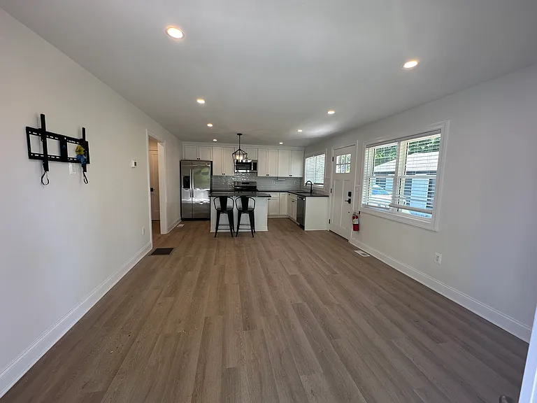 116 S Main St #D — Photo 4