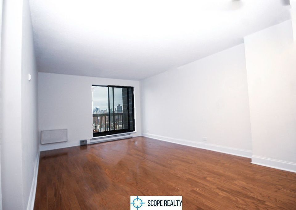 1st image of 1990 Lexington Ave APT 15C
