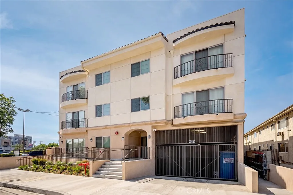 1 bed, 780 sqft, $2,050 — Photo 1