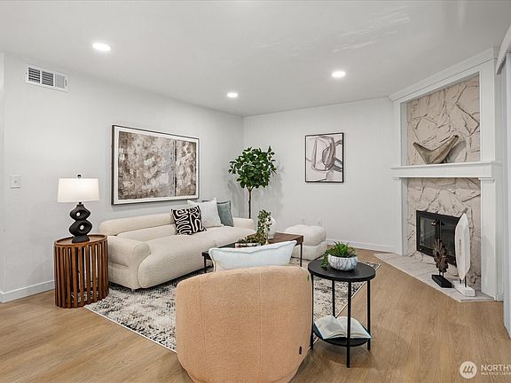 4th image of 11637 100th Avenue NE #2C