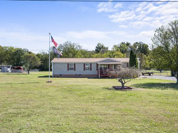 3 Round Lick Hills Ln, Watertown, TN 37184